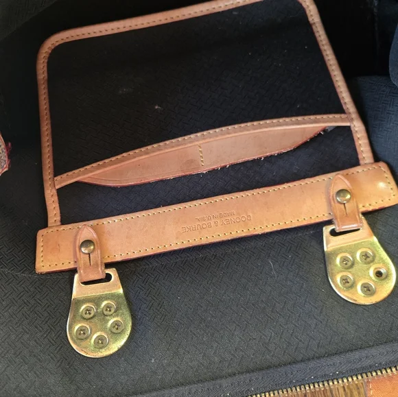 Vintage Dooney & Bourke No. B06640 Cabriolet Zip Satchel in black canvas - Picture 5 of 13